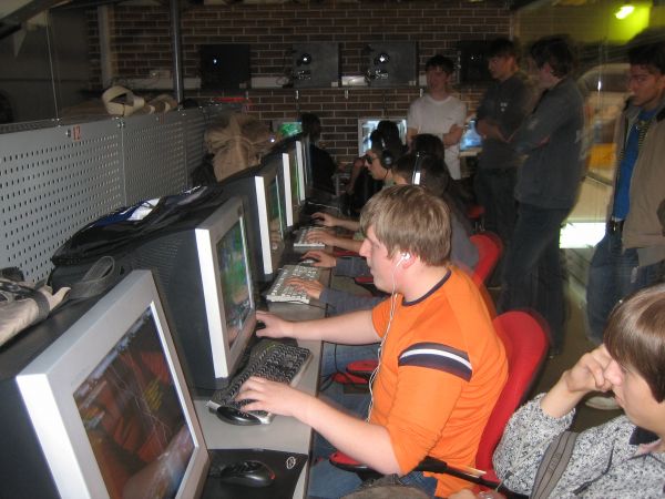 Доллар, весь в игре Доллар, весь в игре